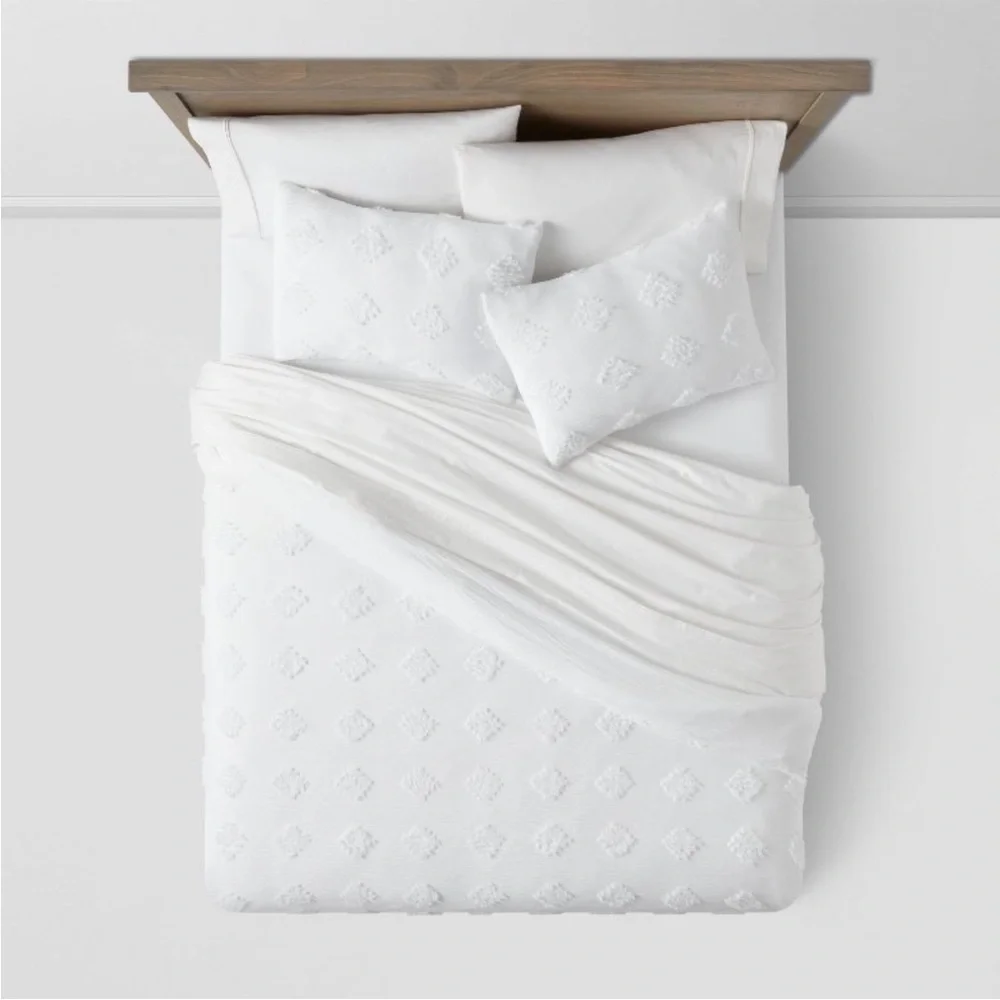 THRESHOLD NWT tufted diamond crinkle duvet cover and sham -white -full/queen